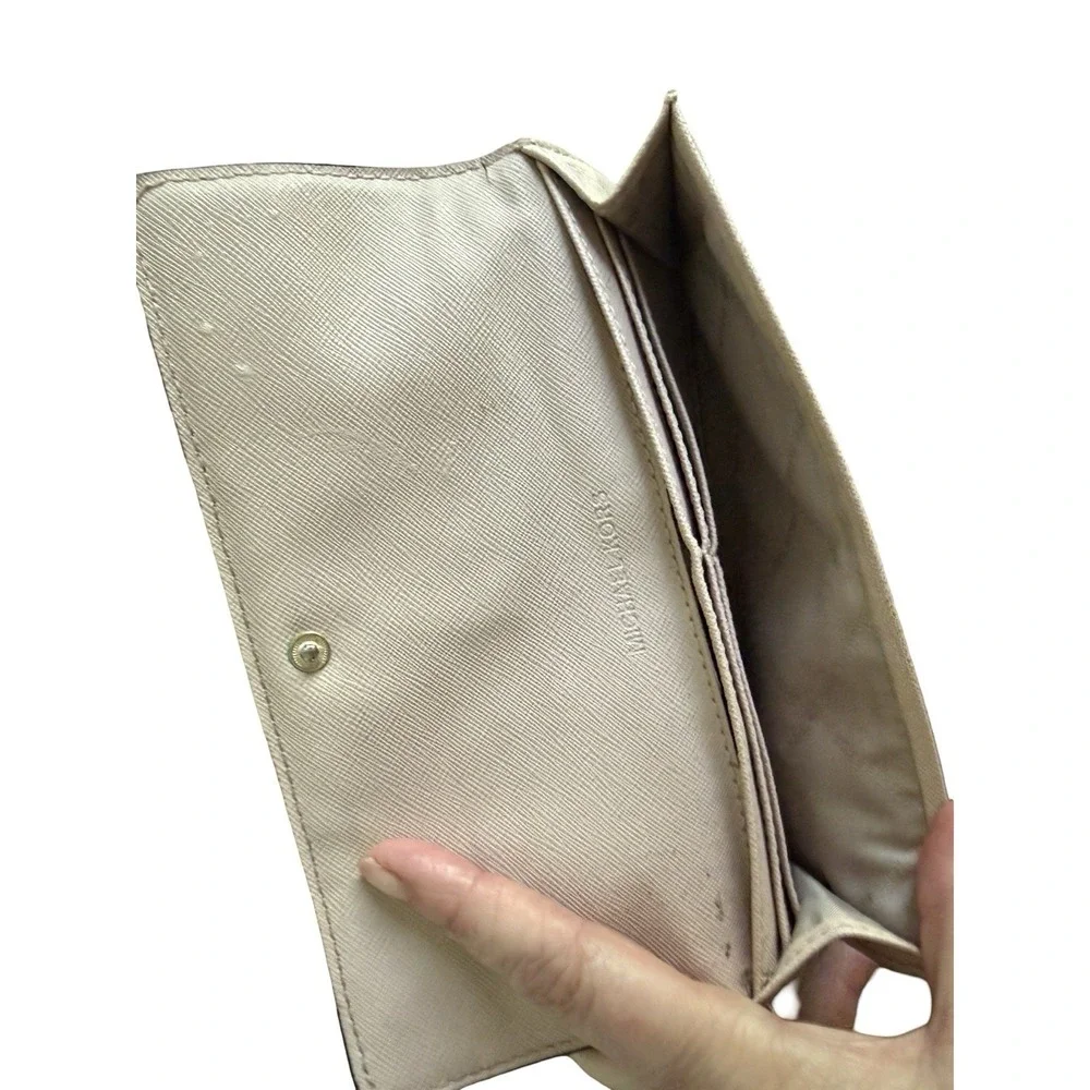 Michael Kors‎ embellished pink wallet flaws